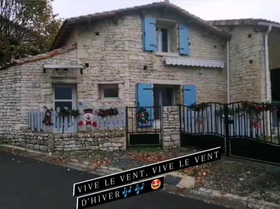 Gite Bin Benaise Draps Et Serviettes Compris Pamproux 외부 사진